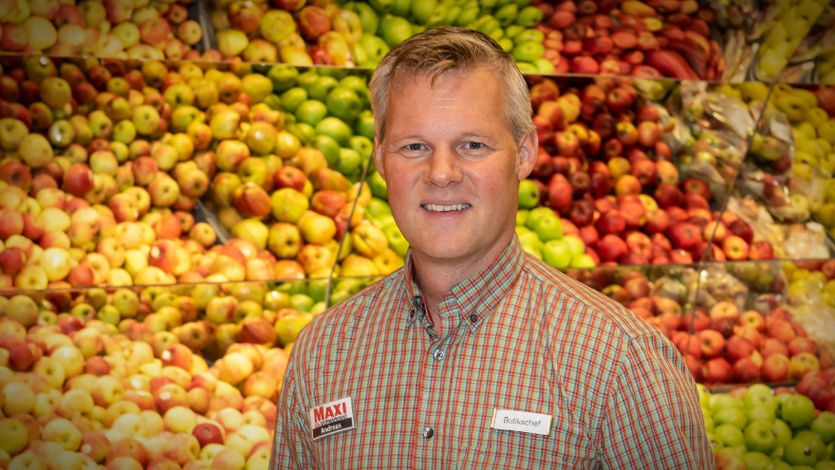 Andreas Mattsson framför fruktdisk.