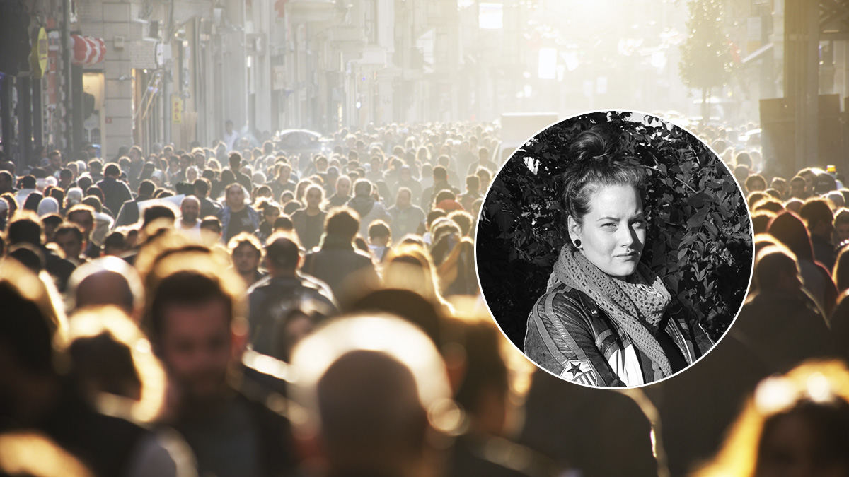 många människor på en gata