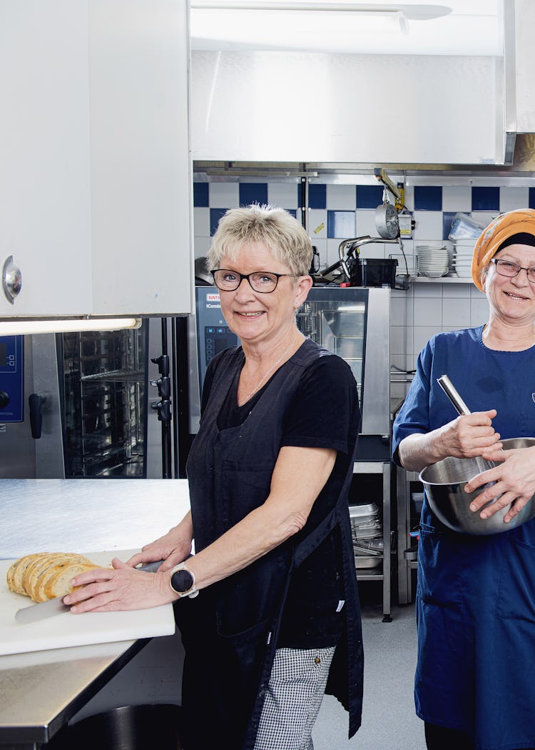 Susanna Lund, Melek Demertas och Nichapan Ekner har fått sina kunskaper som kockar validerade.