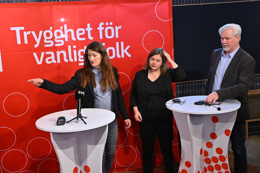 Susanna Gideonsson, LO:s ordförande, Malin Ragnegård, ordförande för Kommunal och Torbjörn Johansson, LOs avtalssekreterare.