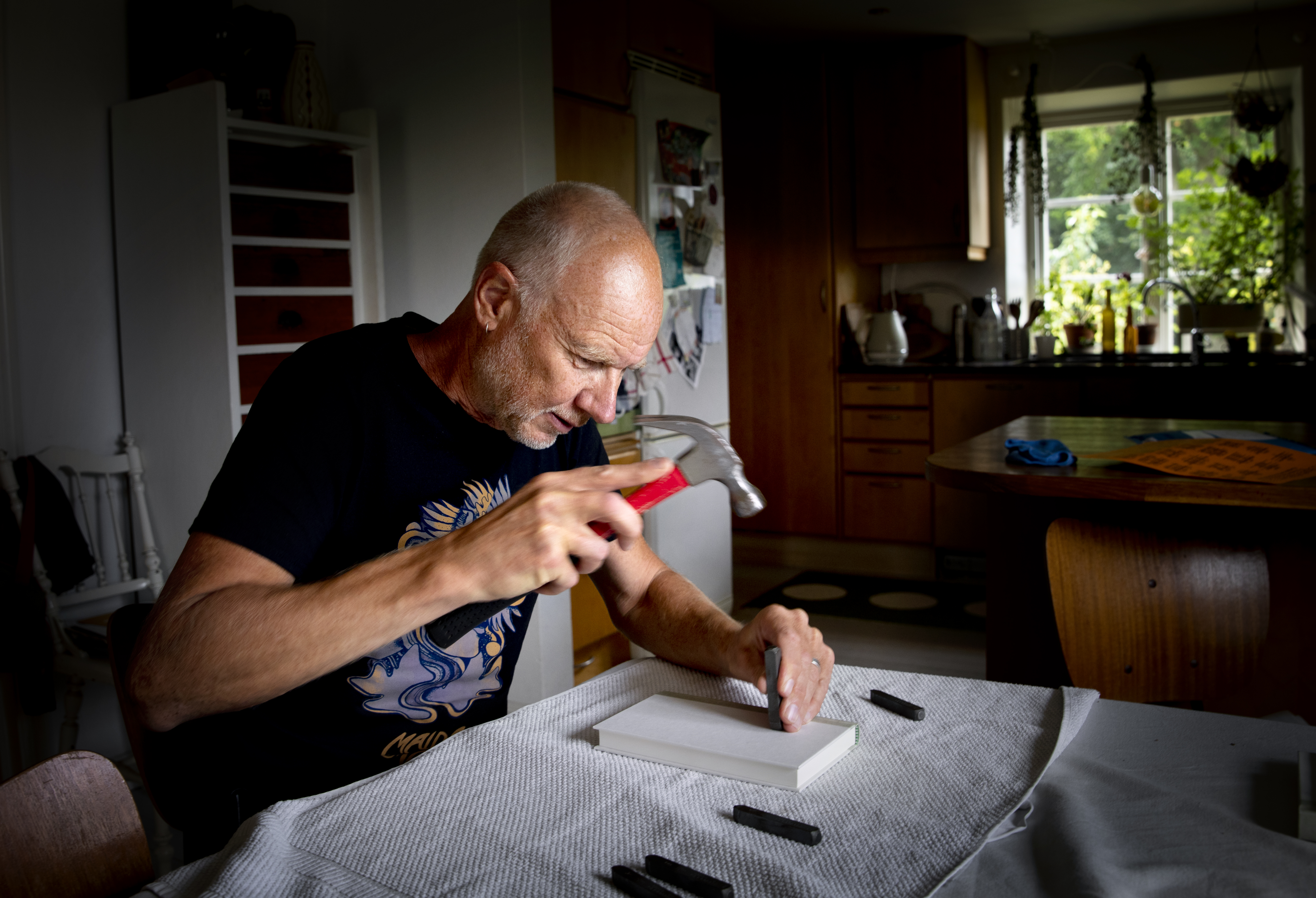 Mikael Håkansson, författare, har skrivet boken Invisa.