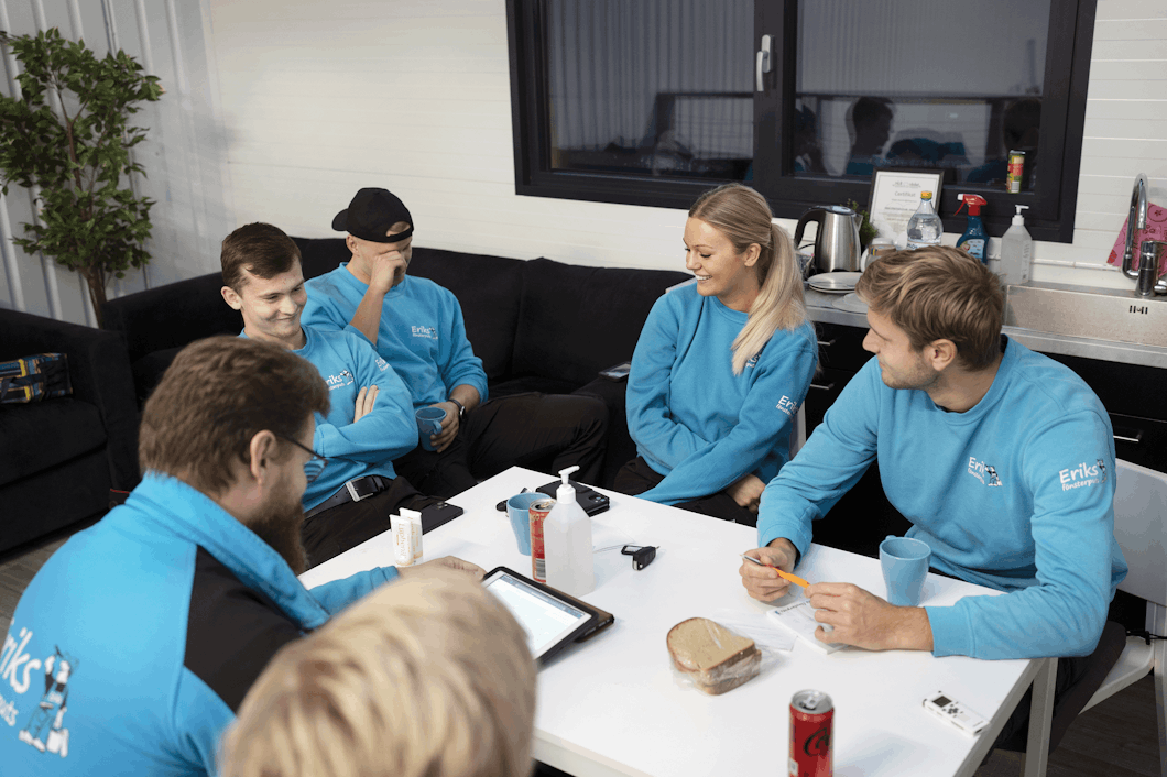 Fönsterputsare i Hässleholm morgonfikar innan dagens arbetspass.