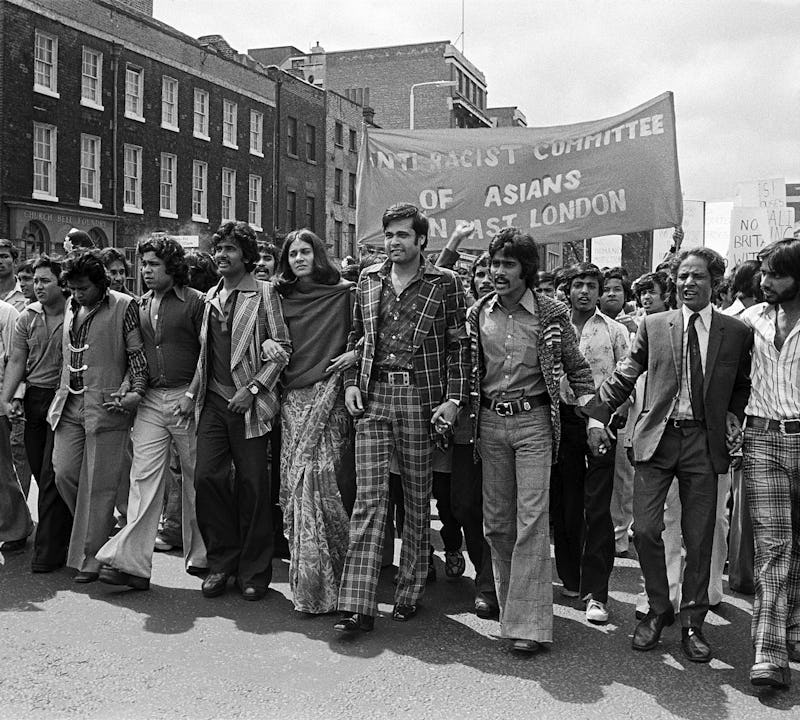 Foto på en grupp bengaliska demonstranter i östra London 1978