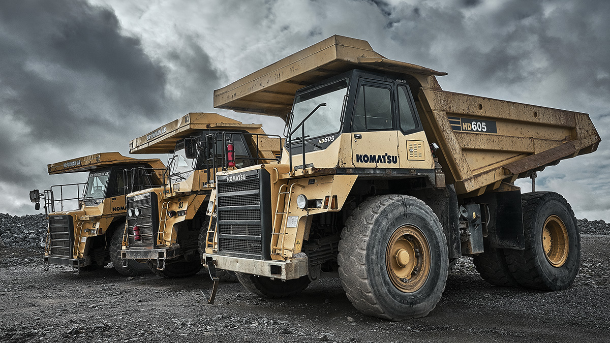 Dumpers parkerade vid Norviks Hamn i Nynäshamn.