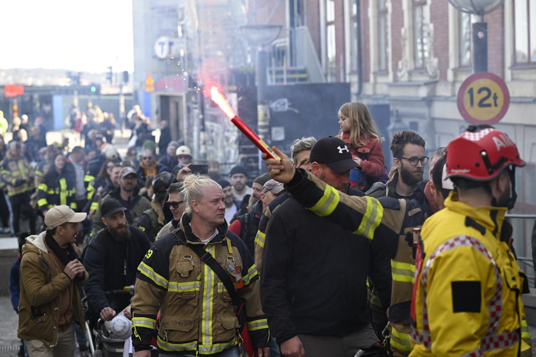 Brandmän protesterar.