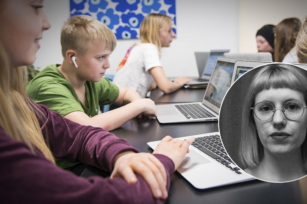Evelina Åsgård Rohlén är elevassistent men hinner inte göra sitt jobb om hon ska sköta andra grejer i skolan.