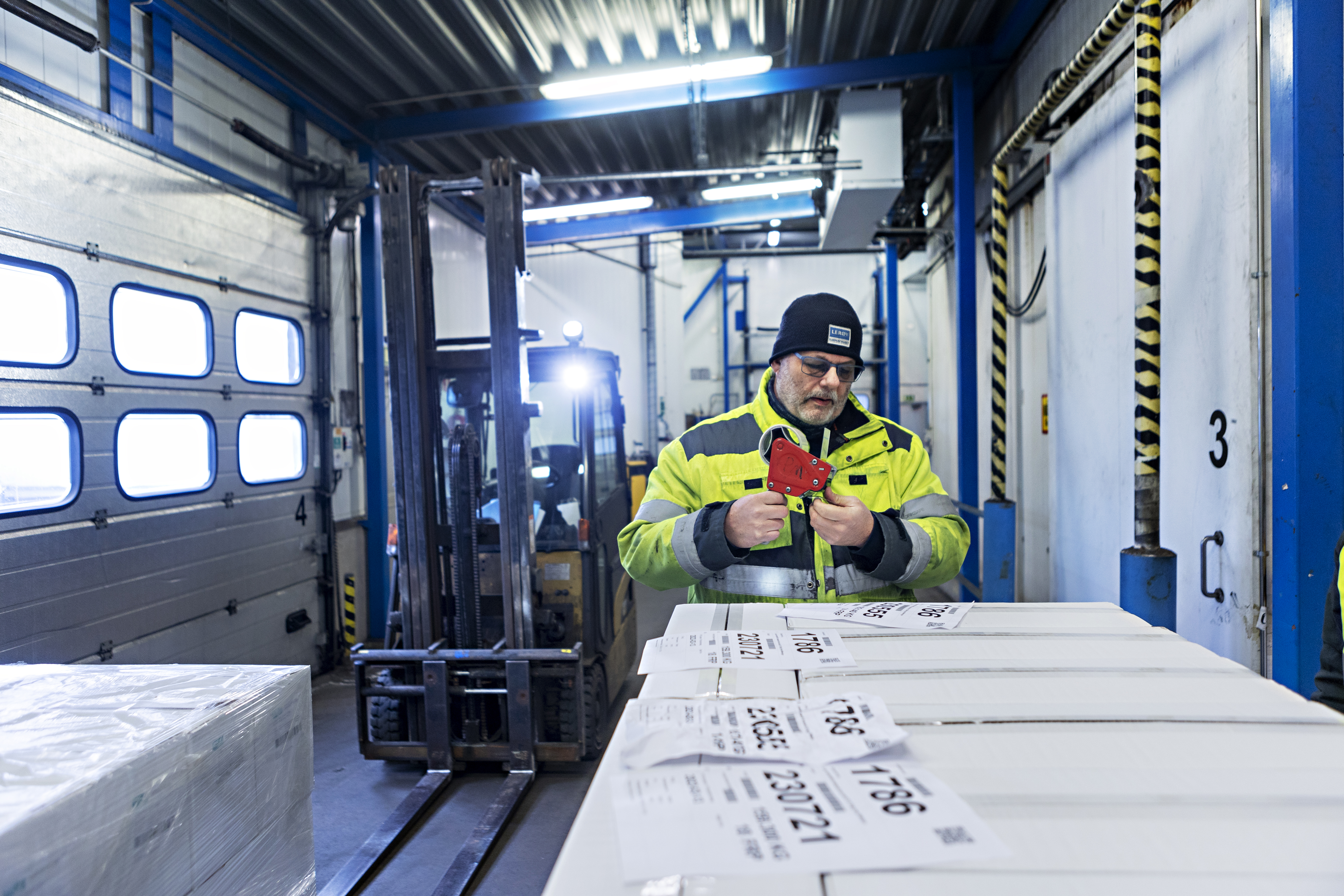 Temperaturskillnaden mellan lagret och sommaren utanför kan vara upp till 50 grader.