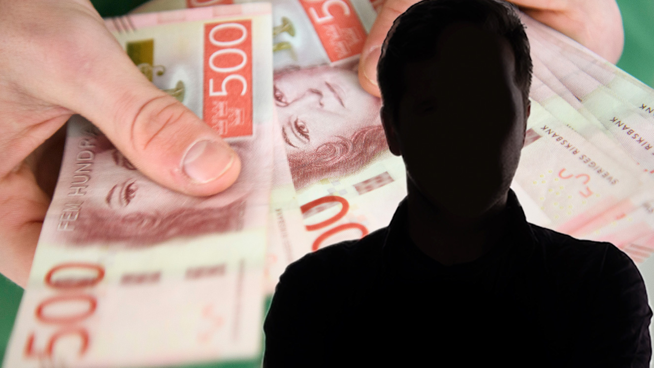 Genrebild på femhundralappar i bakgrunden, genrebild på anonym man i förgrunden