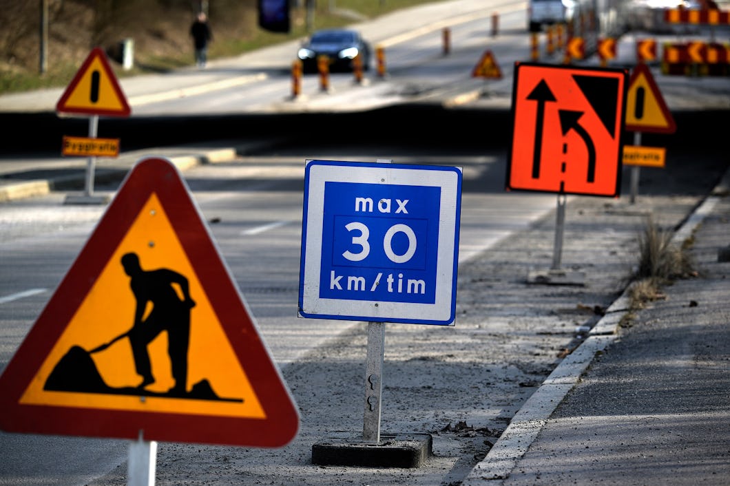 Väggbygge. Vad tjänar en trafikvakt.