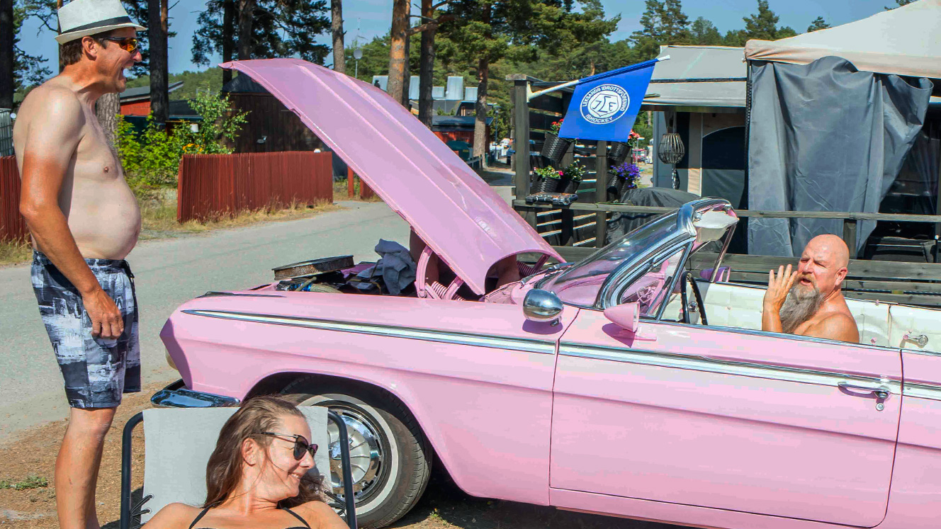 Turister på Årsunda strandbad