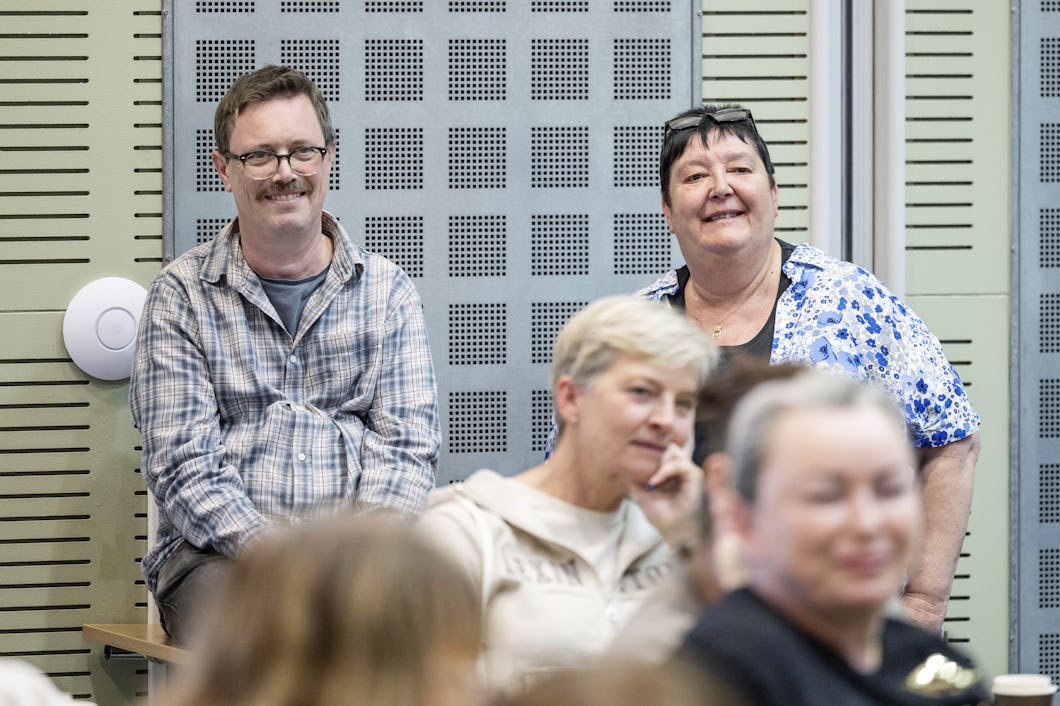 Peter Perssons engagemang togs tillvara av sektionsordförande Ewa Glimhed.