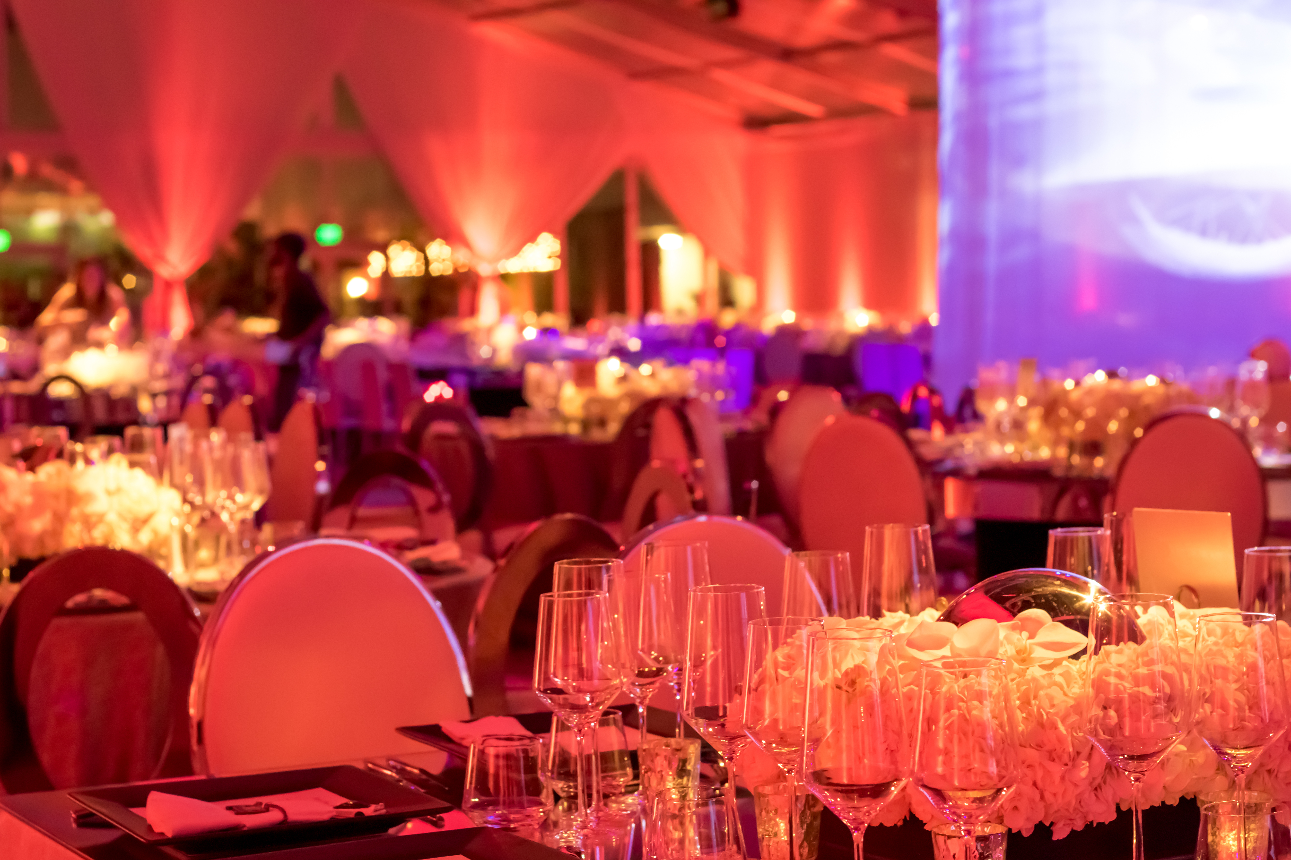 Örkelljunga kommun ska hylla sina anställda på en gala. Samtidigt sparar kommunen in på omsorgen. (Bilden är en genrebild.)