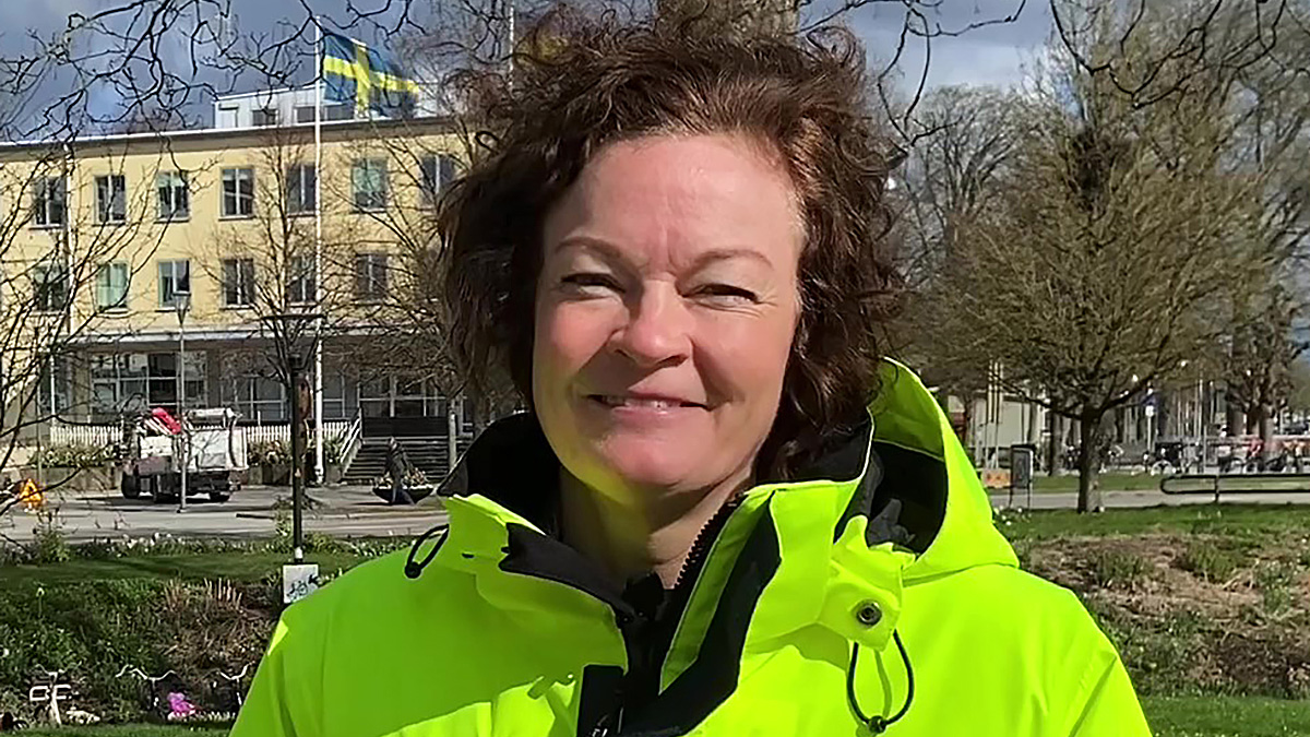 Ulrika Granfors, chef för tekniska förvaltningen i Kungsbacka, sommarjobbade en vecka på ett äldreboende.