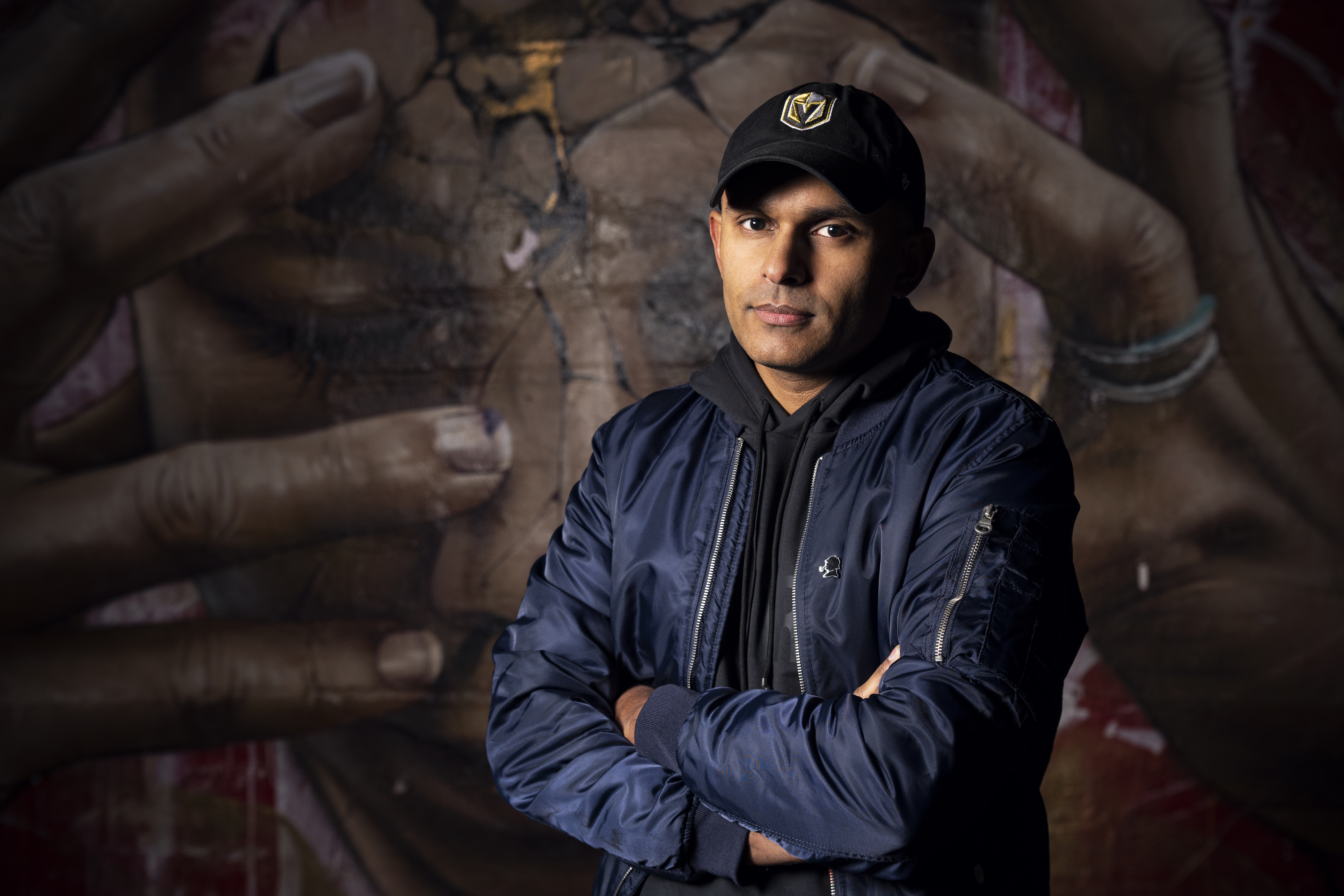 Bild på Simon Häggström, polis och författare.