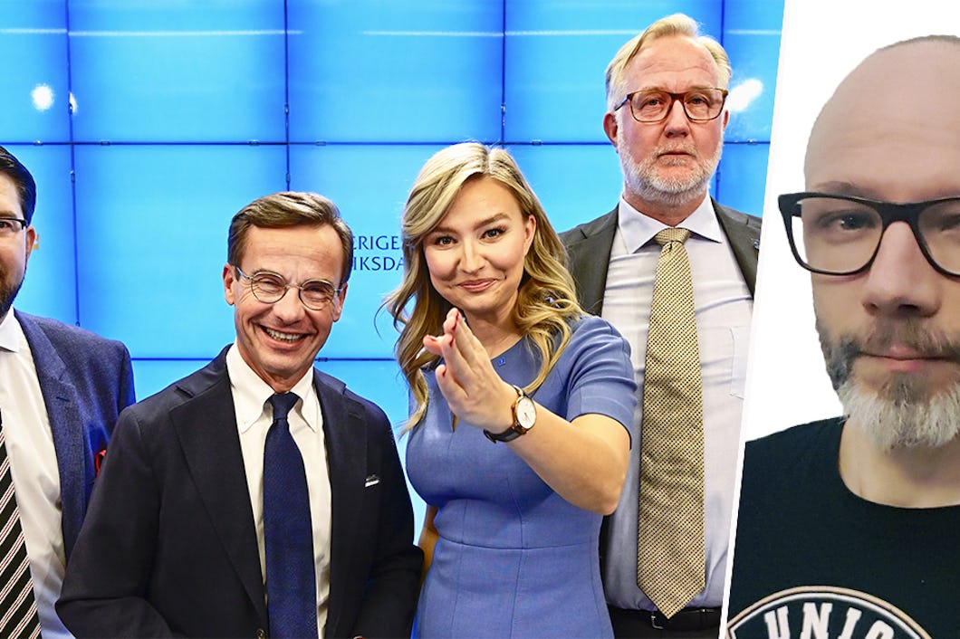 Fyra politiker tittar in i kameran.