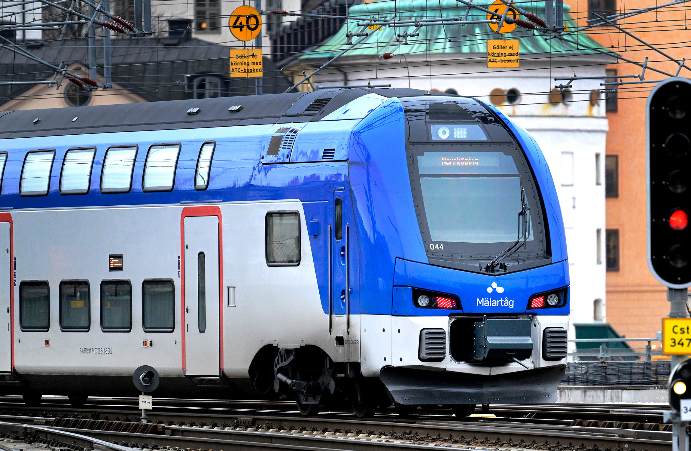 Ett Mälartåg i Stockholm.