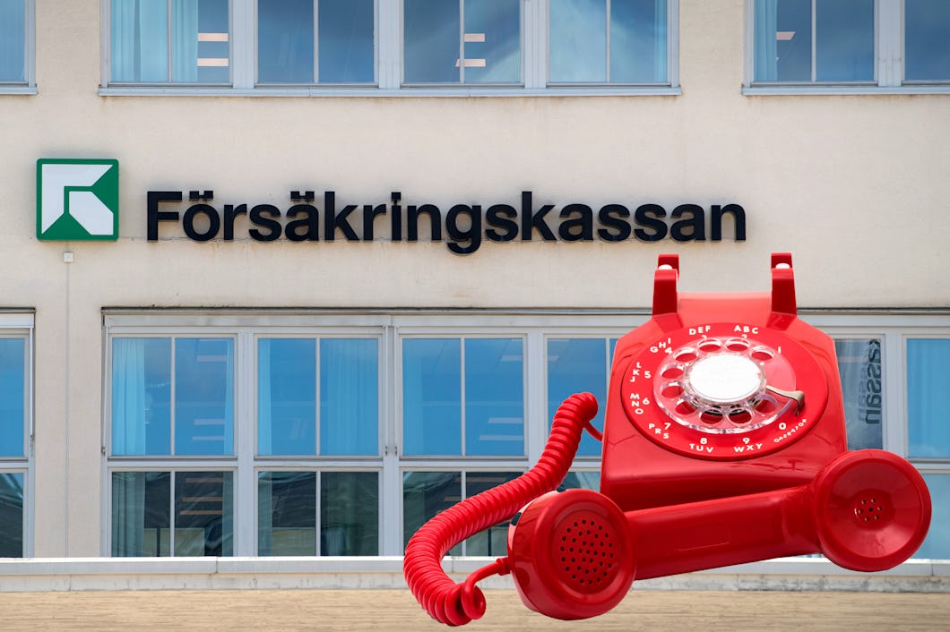Försäkringskassanskylt i en bild med en gammal telefon bredvid.