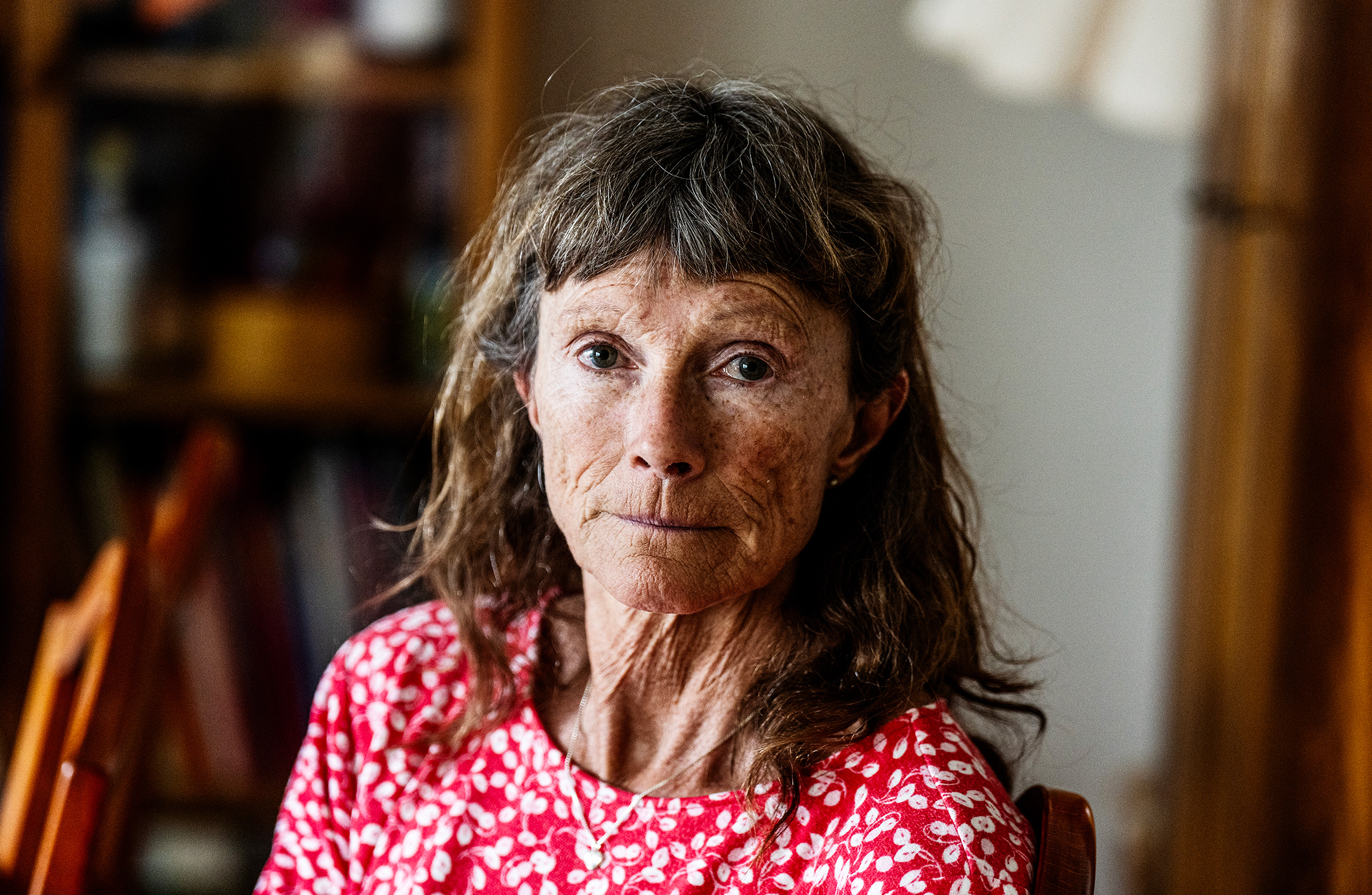 Helena Angvik i röd tröja.