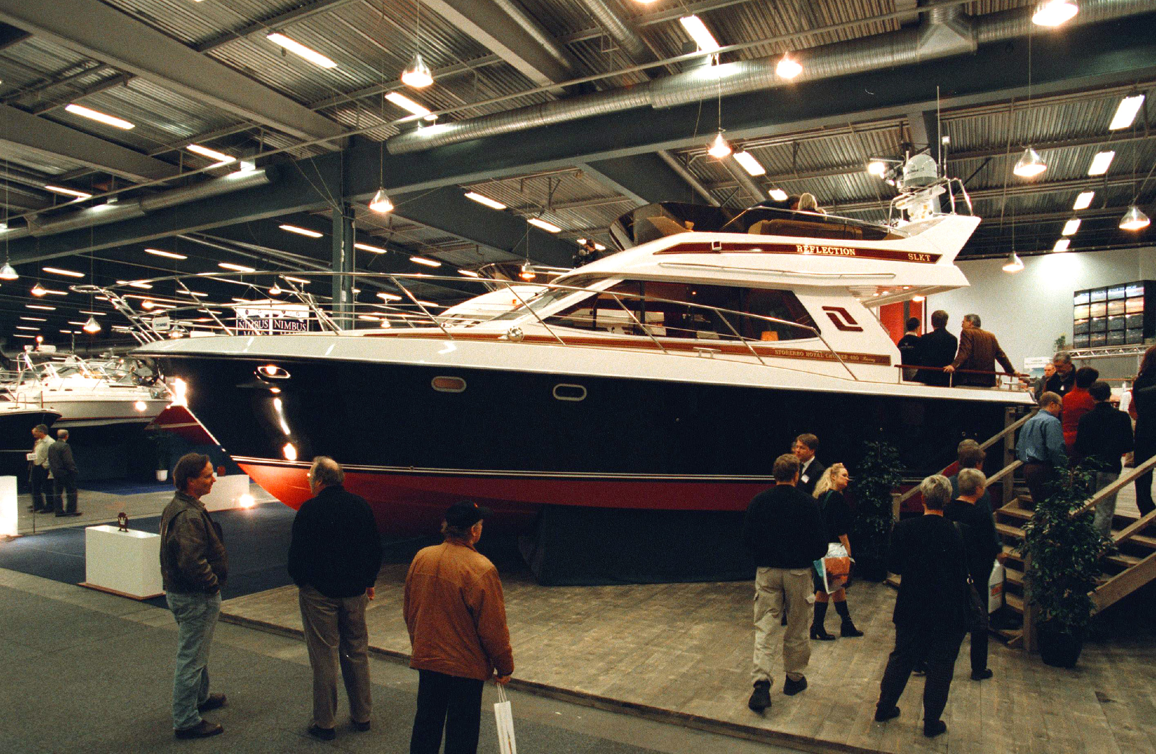 Båten Storebro Royal Cruiser 430 Biscay på Båtmässan år 2000.