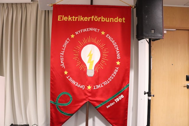 Elektrikerförbundets nya fana.