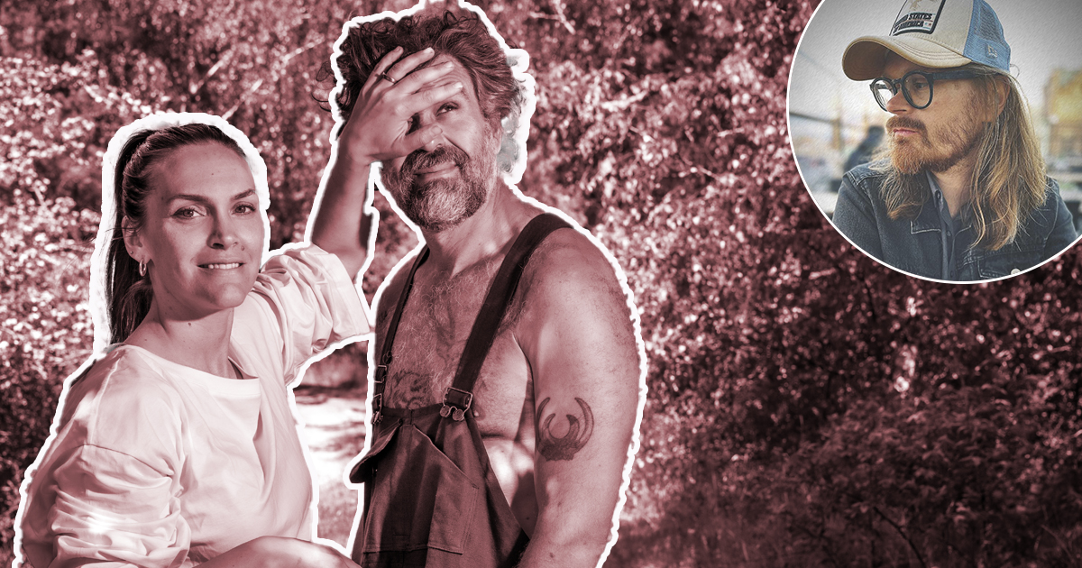 En kvinna täcker en mans ögon med händerna utomhus, båda ler. En separat rund bild visar en person med glasögon och keps.