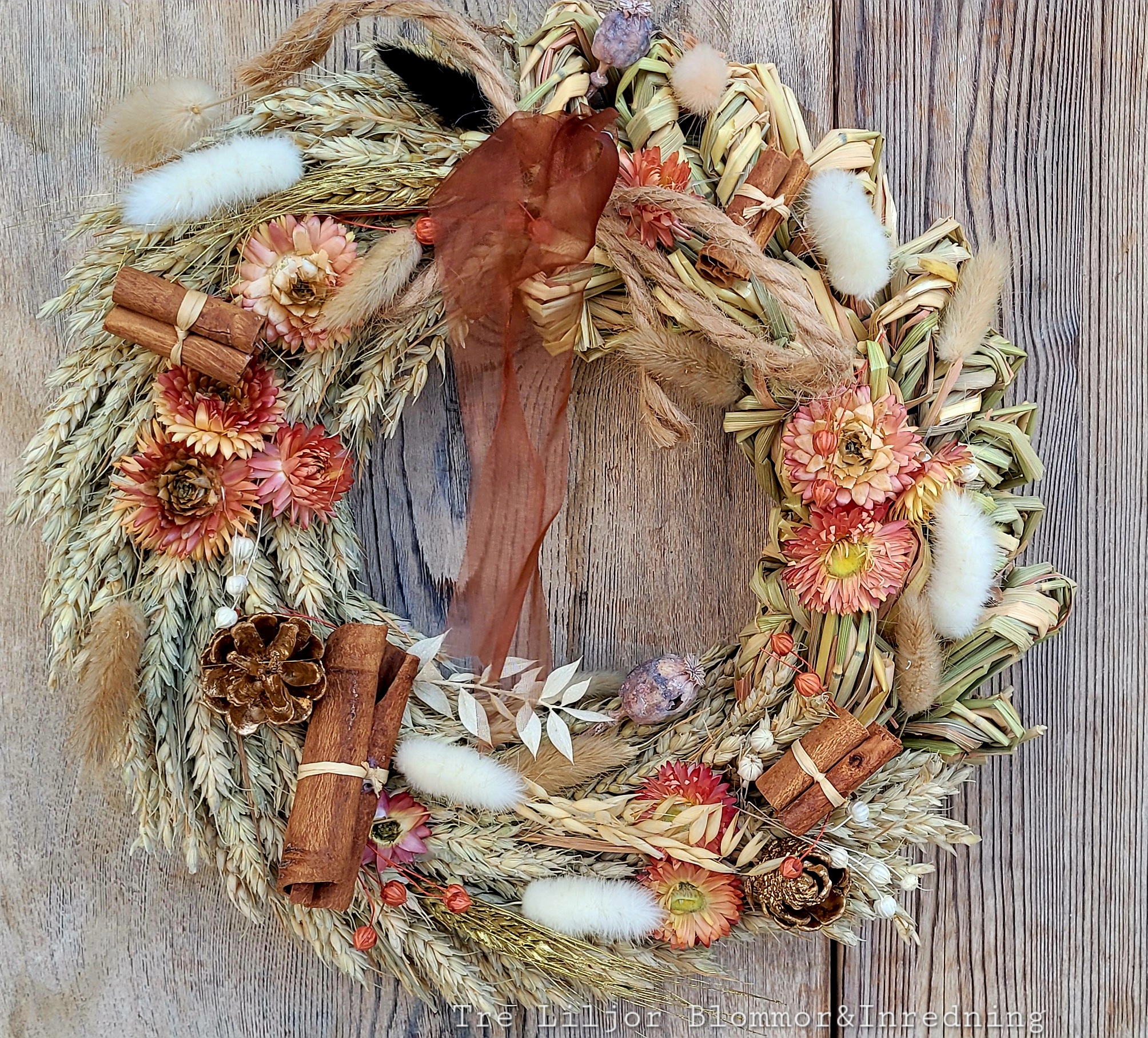 Julkrans skapad av Madli Wiiburg Walfridsson på Tre liljor blommor och inredning, Stockholm