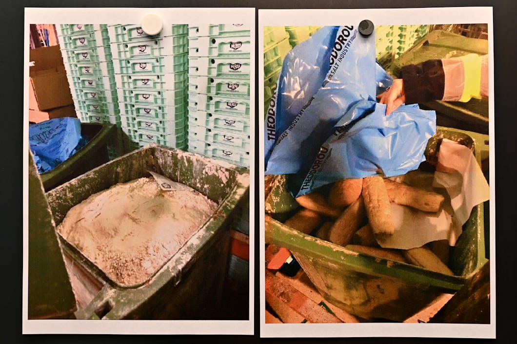 Två bilder visar avfallsbehållare; den ena innehåller deg och den andra övergivna brödlimpor i en blå påse.
