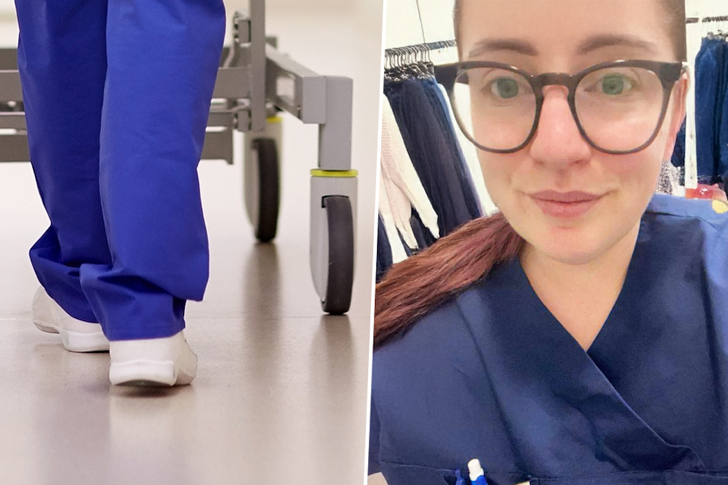 Emelie Lundström Nilsson i blå sjukvårdsuniform och glasögon tar en selfie; bredvid går en annan person i blå sjukvårdsuniform och vita skor vid sidan av en sjukhussäng.