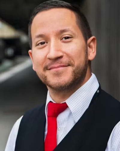 Elias Cataño Cayetano är klubbordförande på Byggnads a-kassa.
