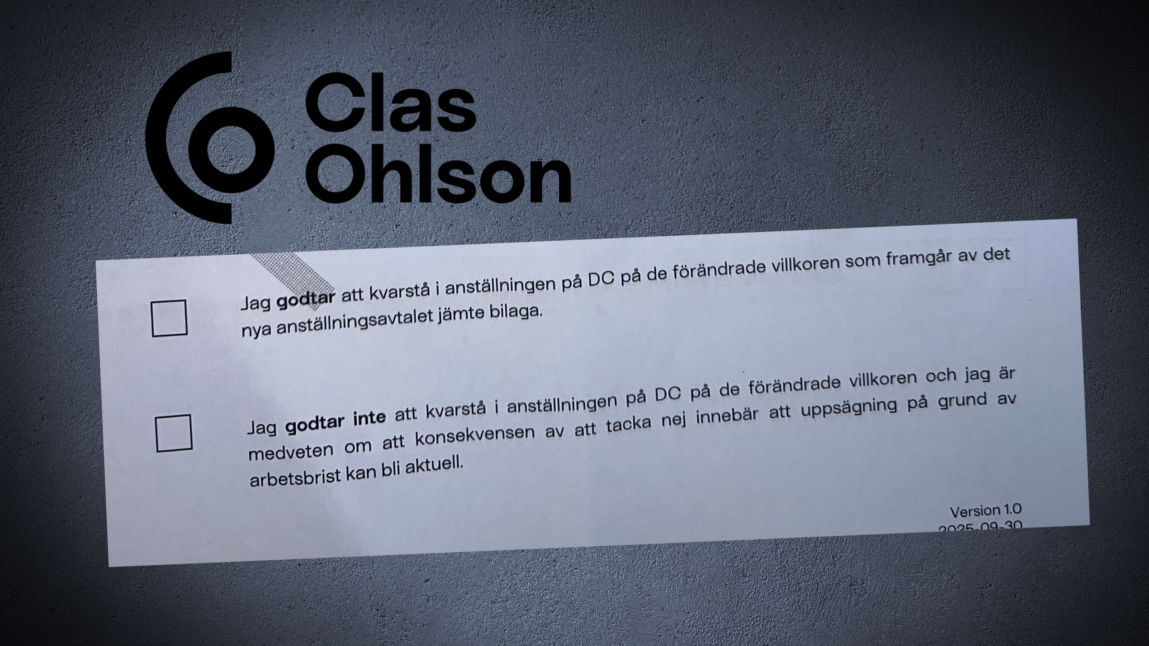 Ett formulär från Clas Ohlson med alternativ för att acceptera eller avböja nya anställningsvillkor, på svenska.