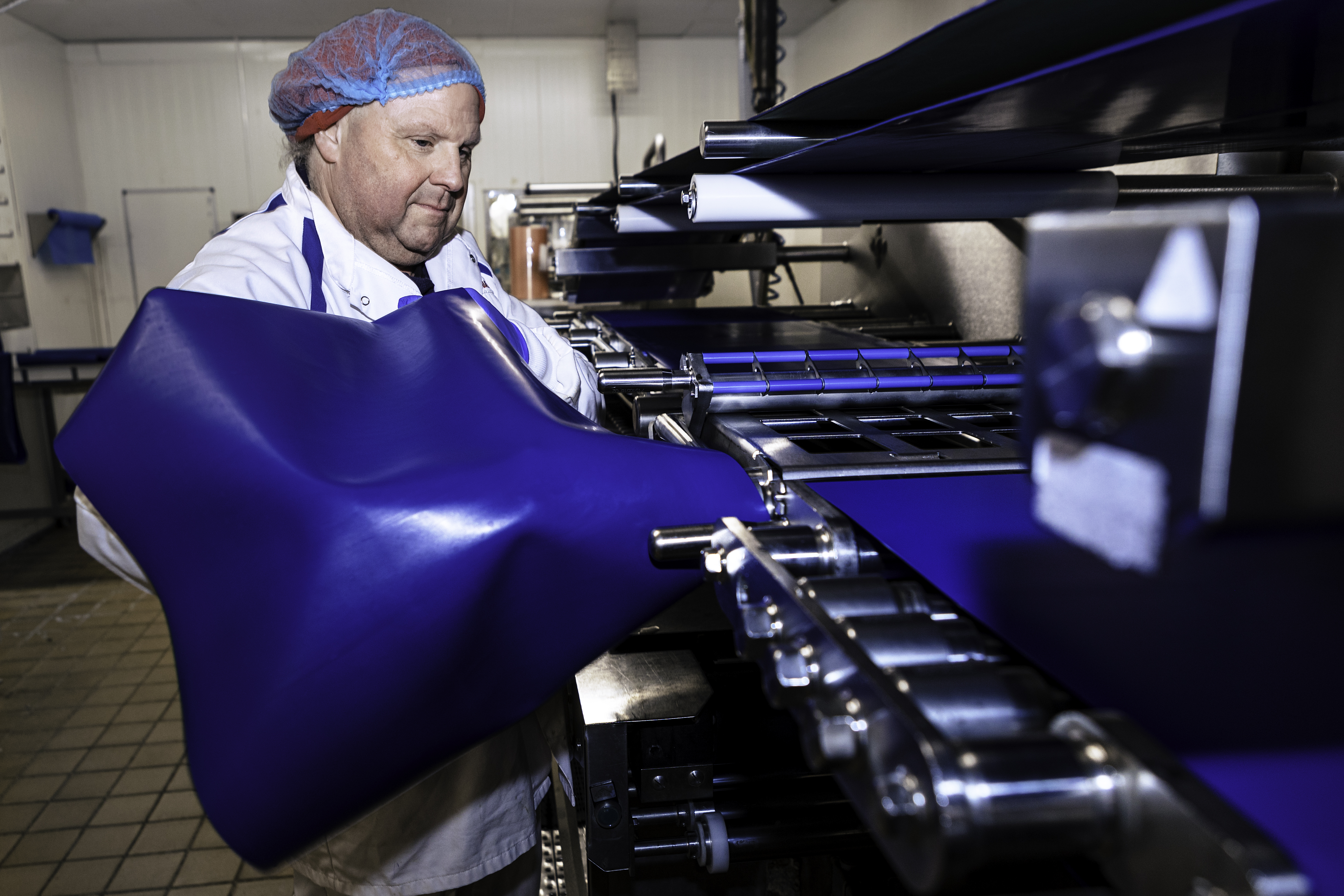 Micael Andersson arbetar