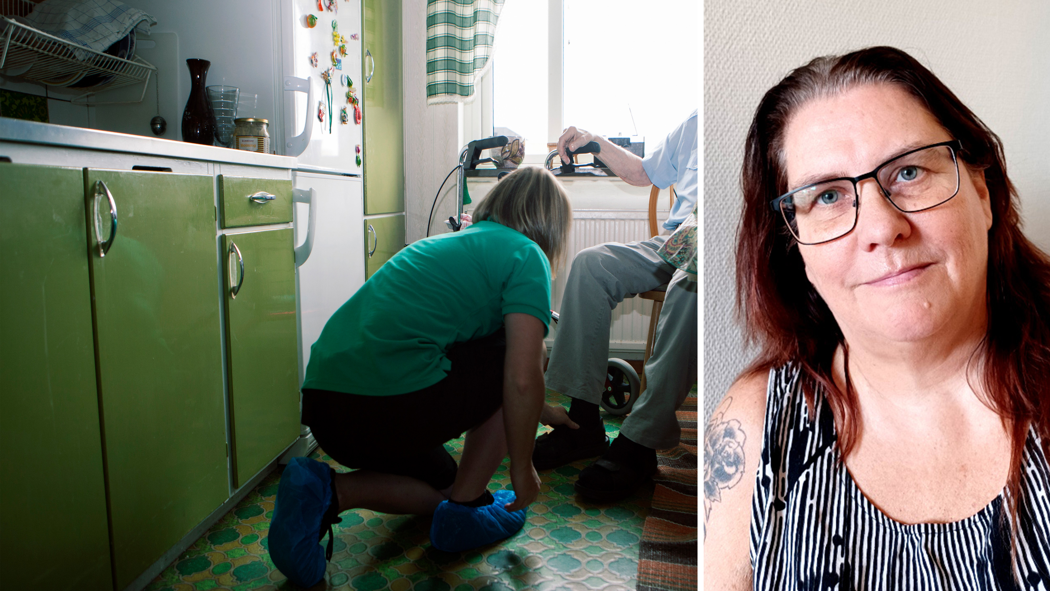 En vårdgivare knäböjer för att hjälpa en äldre person i rullstol i ett kök; till höger poserar en kvinna med glasögon.