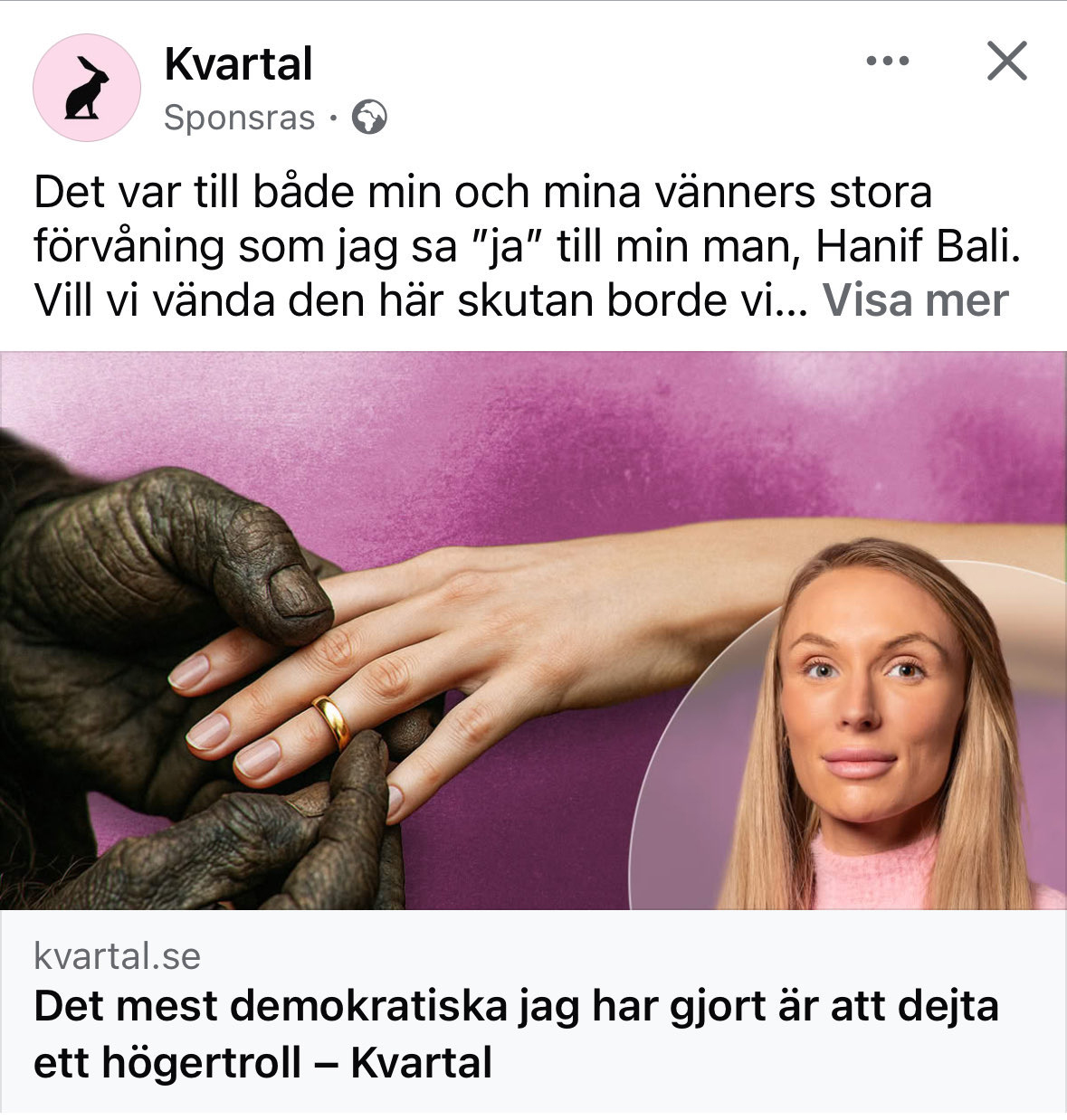 Två händer byter ringar. Till höger finns ett mindre porträtt av en kvinna. Svensk text syns ovanför och under bilden.