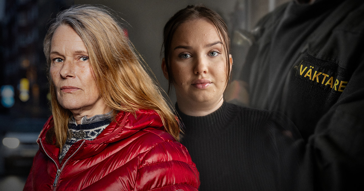 Två kvinnor vänder sig mot kameran, en med röd jacka och en med svart; bredvid står en person märkt "Väktare".
