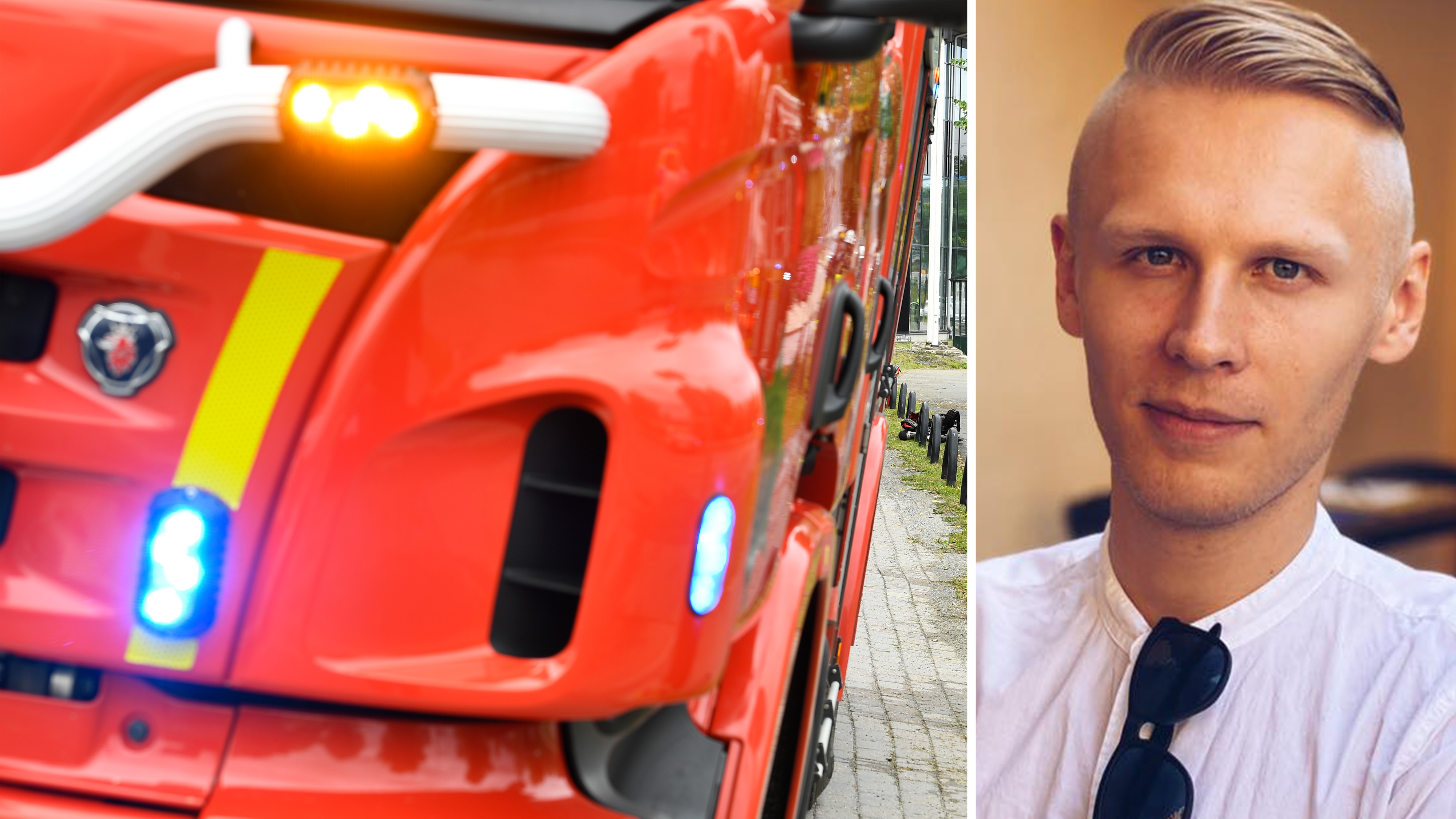 En röd utryckningsfordon med blinkande ljus syns till vänster; en man i vit skjorta sitter inomhus till höger.