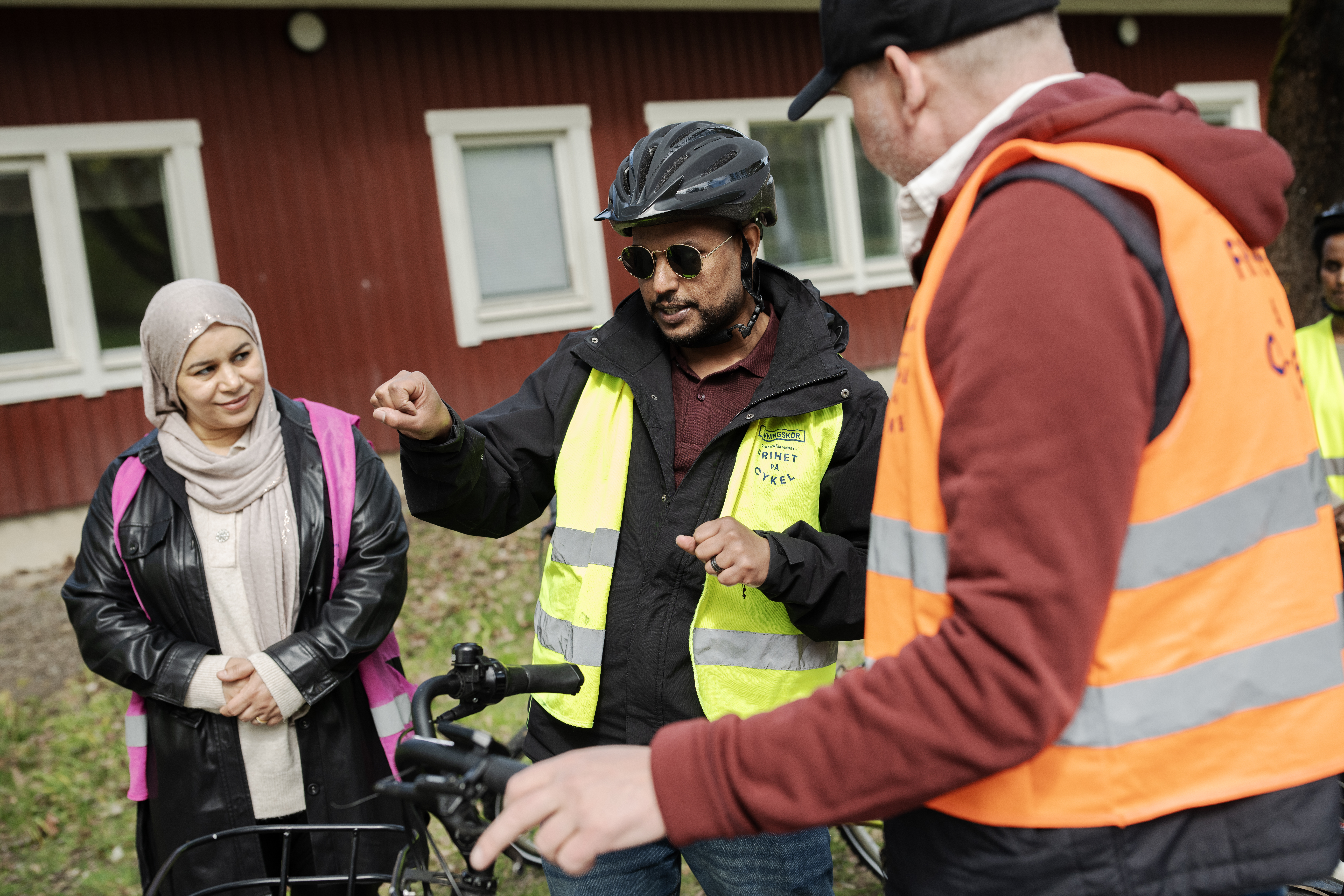 Hassan, 33, snabbutbildas till sommarjobb i hemtjänsten