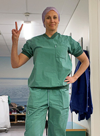 Anna Burman i jobbkläder på Sundsvalls sjukhus. Foto: Privat