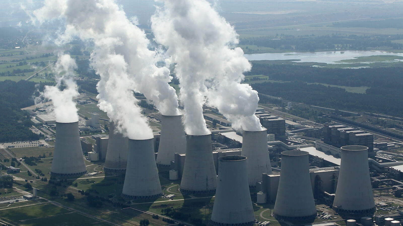 Kolkraftverk i Tyskland släpper ut rök.