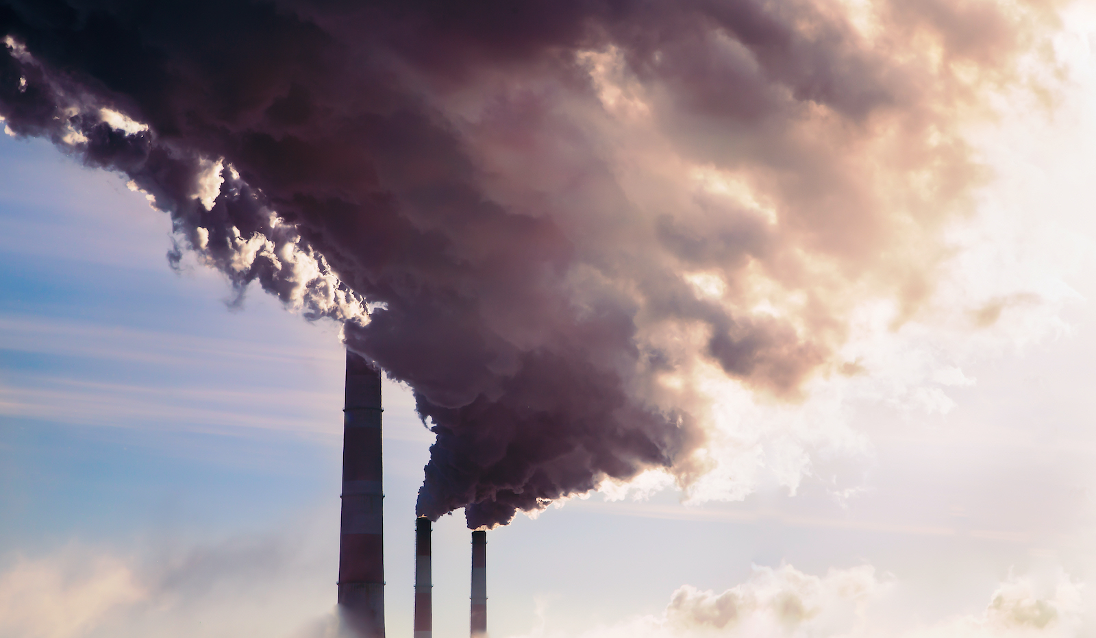 Rök från skorstenar.
