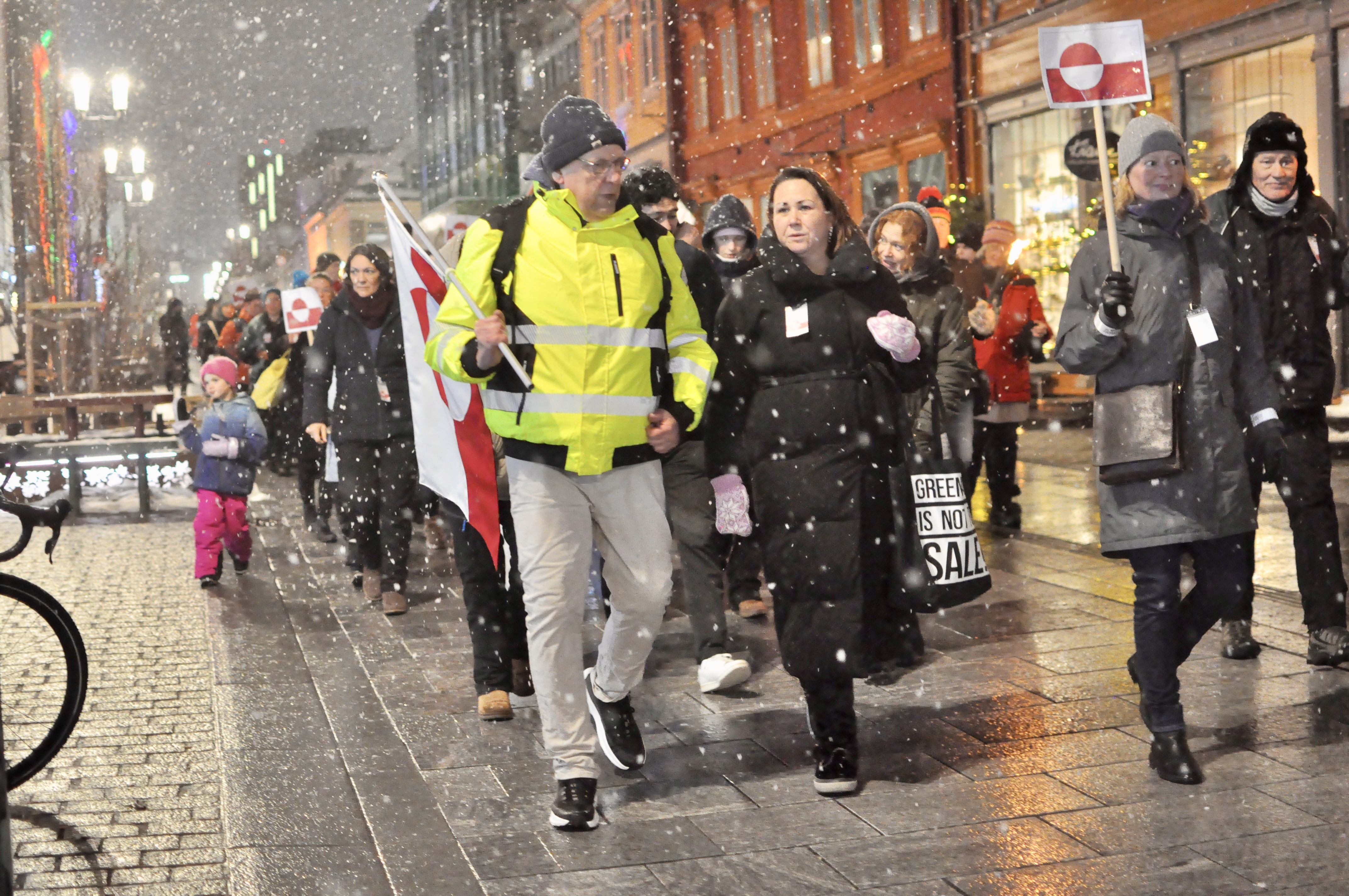 Demonstrationståg i snö