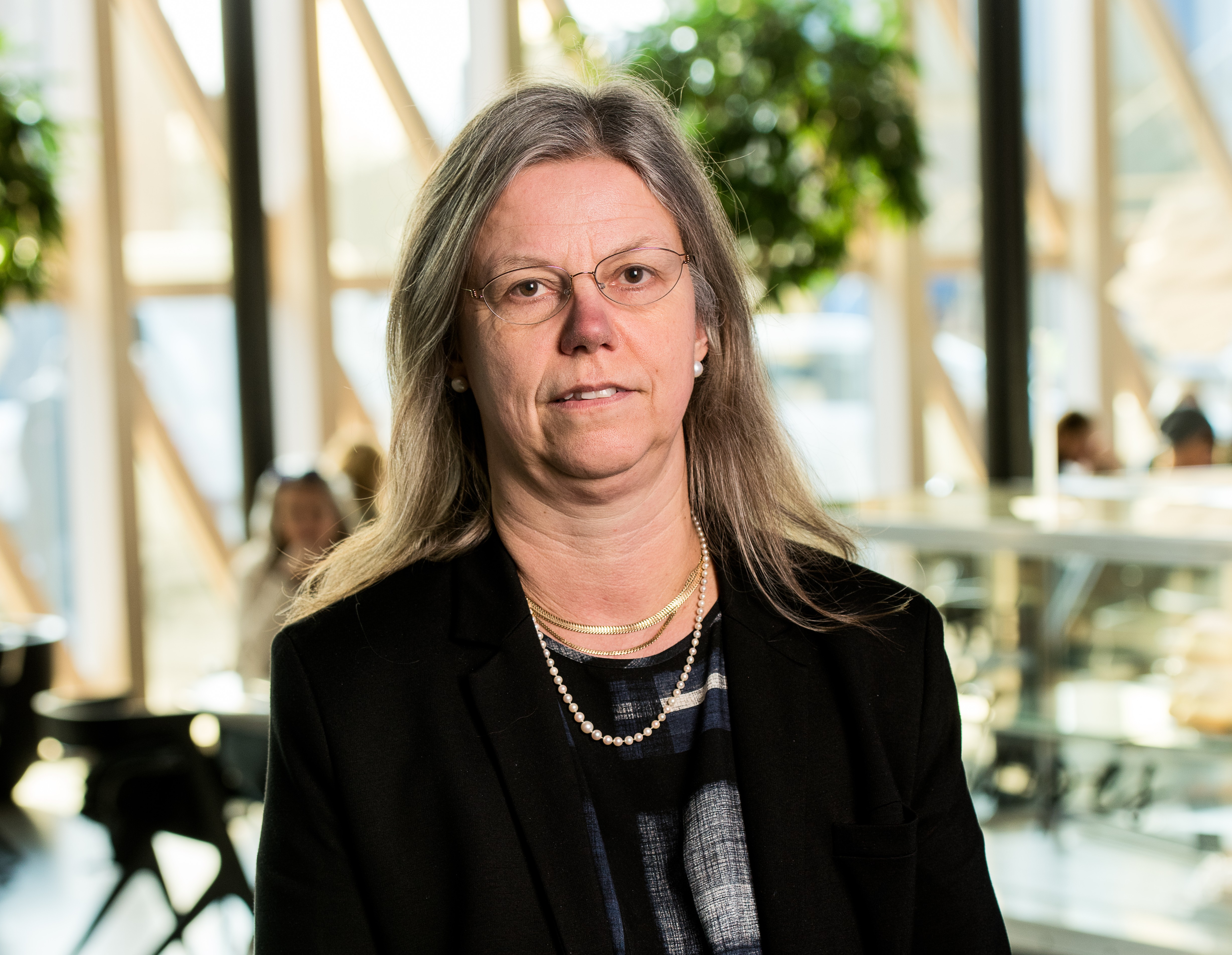 Karin Dahlman Wright.