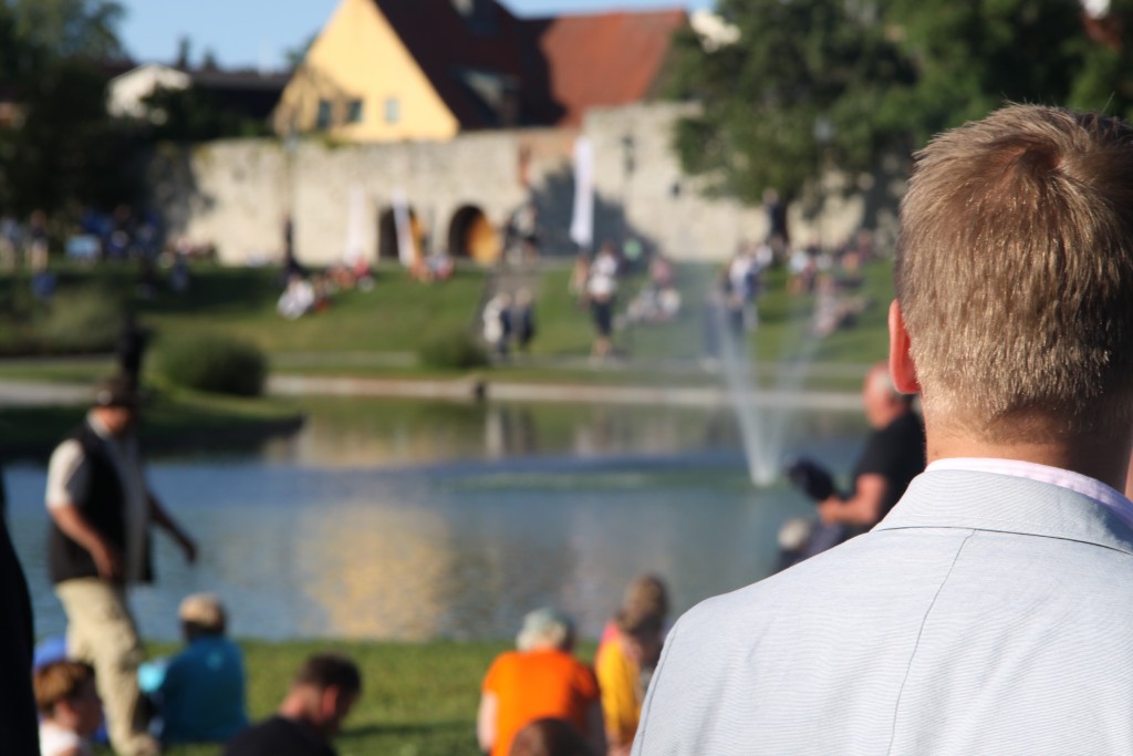 Almedalen människor vatten hus