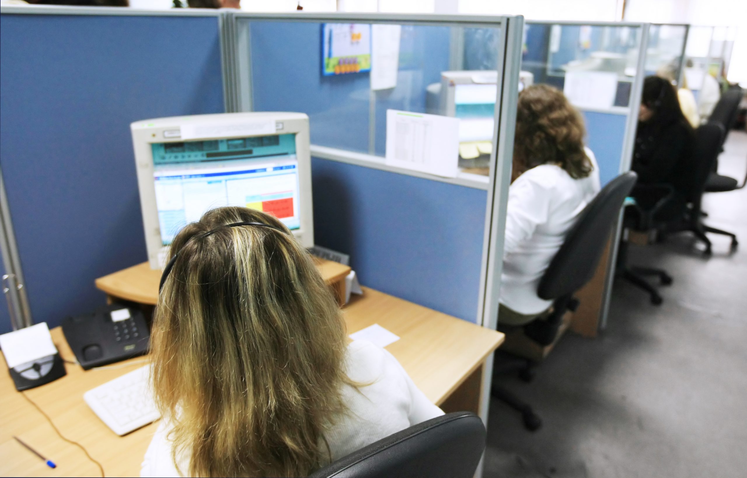 565173-customer-service