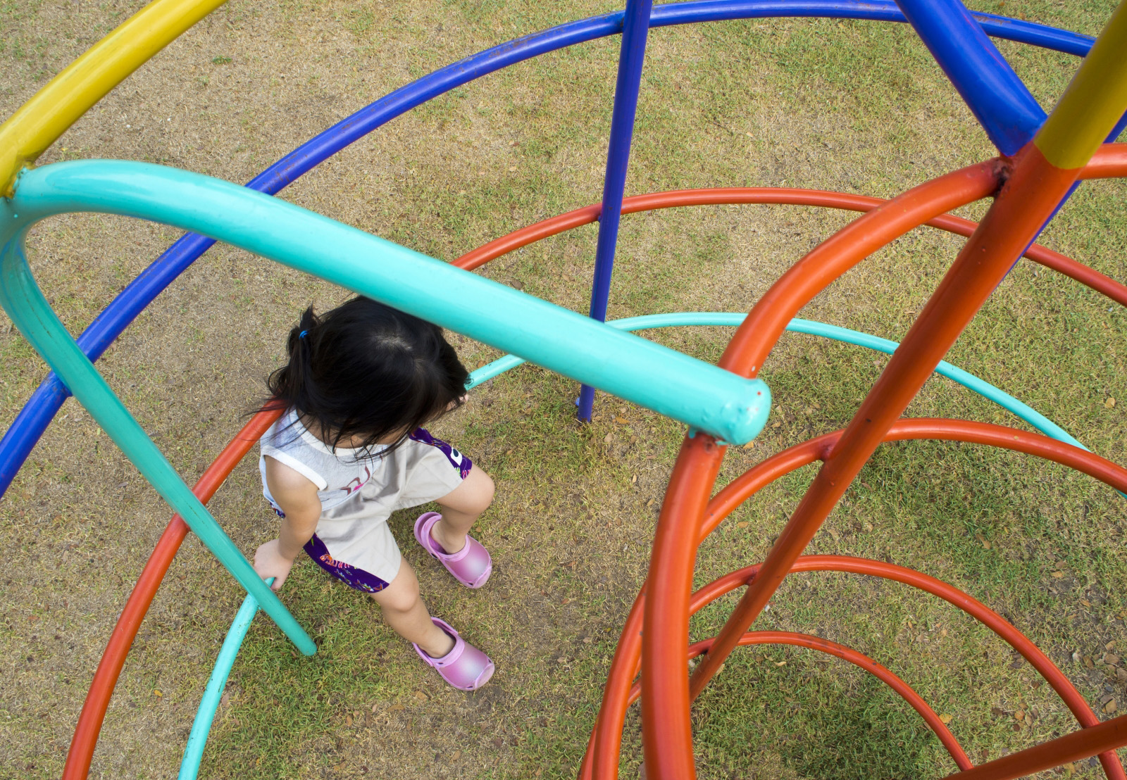 19606486-lonely-girl