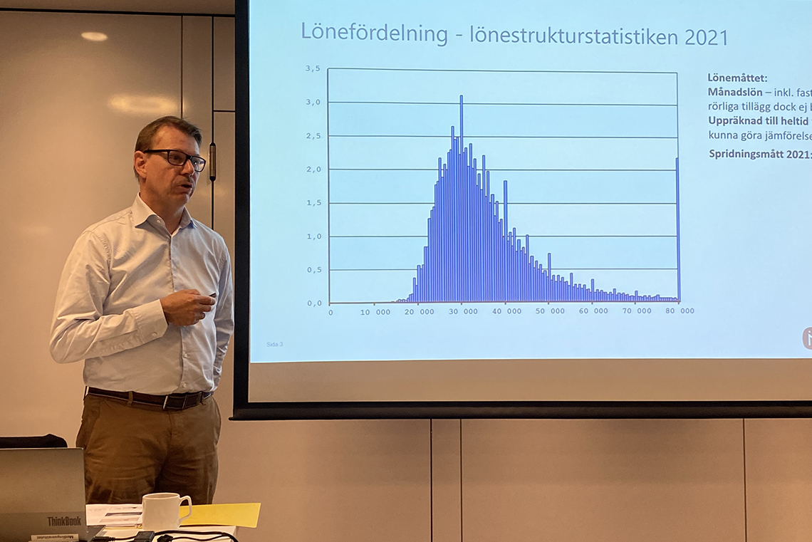 Jan Ekenberg, statistikansvarig på Medlingsinstitutet presenterar rapport Foto: Stefan Karlsson