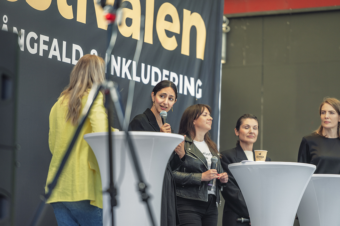 Seher Yilmaz i en paneldebatt på Jobbfestivalen.