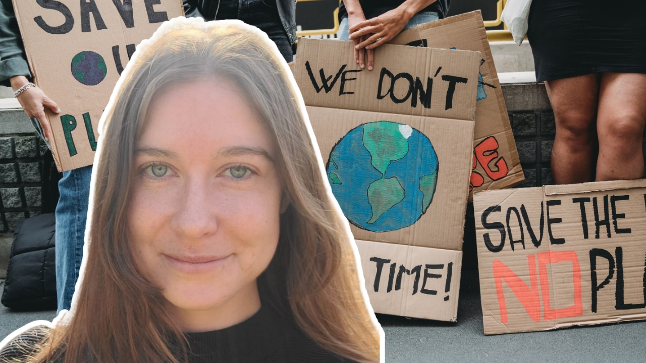 Demonstranter med plakat om klimatet bakom ett porträtt på Maria Båld.