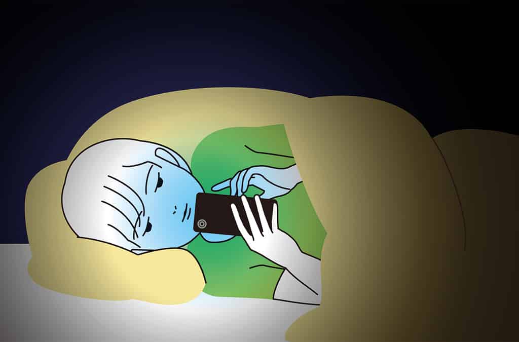 Illustration av ett barn som ligger i sängen under en gul filt och använder en mobiltelefon i mörkret med blått ljus i ansiktet.
