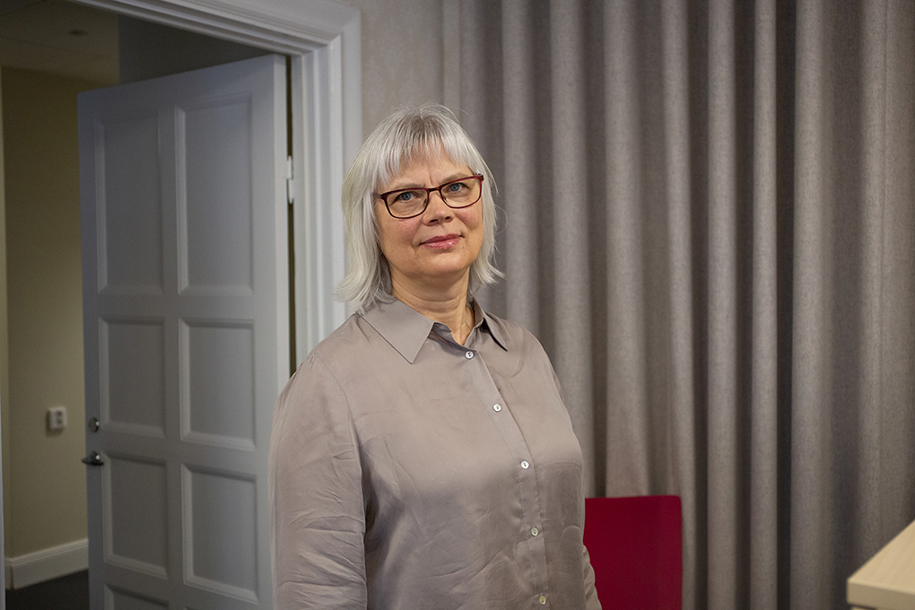 Utredaren Ann Lyrberg porträtteras i halvfigur.