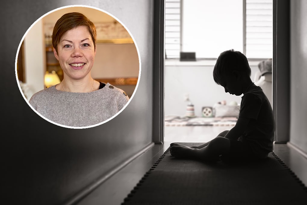Maria Svensson med bakgrundsbild på ett ensamt barn.